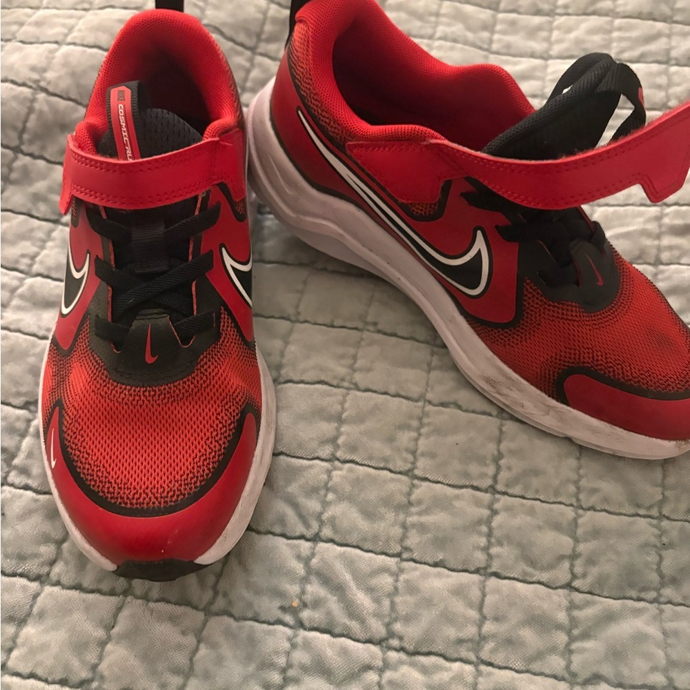 Nike Kids Red and Black Hook-and-Loop Athletic Sneakers